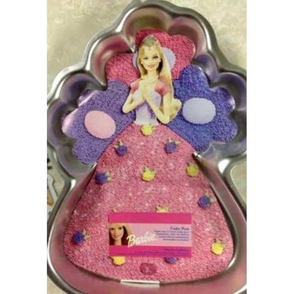 2004 WILTON MATTEL BARBIE DOLL Birthday Cake Pan #2105-8934 - Picture 3 of 3